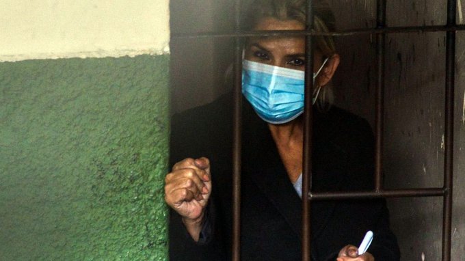 Jueza dicta detención preventiva para Áñez, Coímbra y Guzmán en penales de  La Paz - La Razón | Noticias de Bolivia y el Mundo