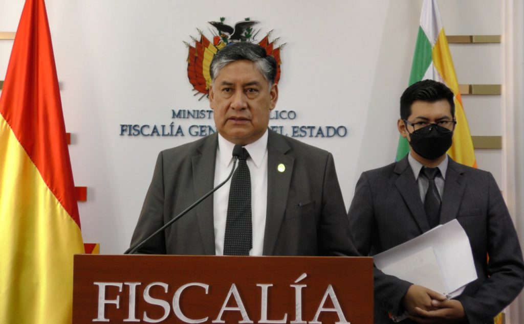 El fiscal Juan Lanchipa, en conferencia de prensa. Foto: FGE