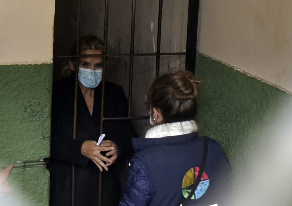 Jeanine Áñez, cuando llegó a La Paz detenida, el 13 de marzo de 2021.