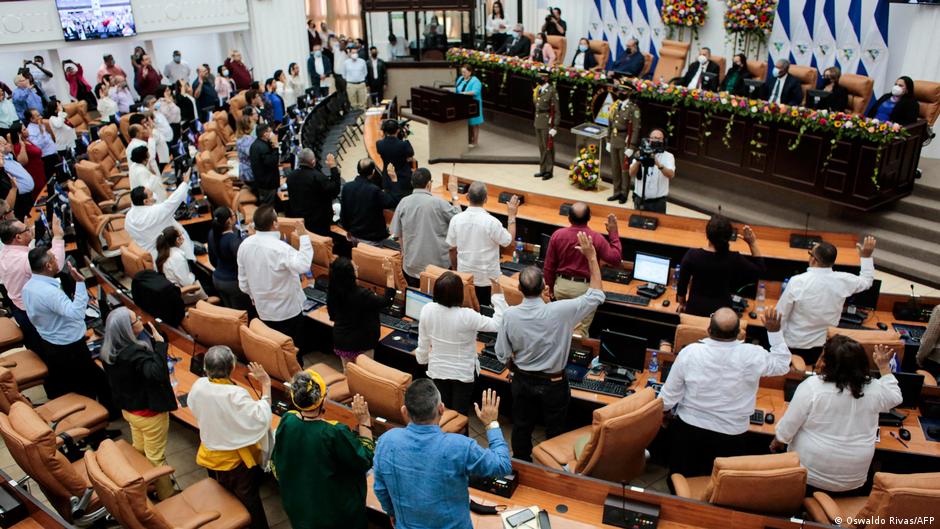 El parlamento nicaragüense aprobó la cancelación de la personalidad jurídica de la Academia de la Lengua, Foto: AFP.