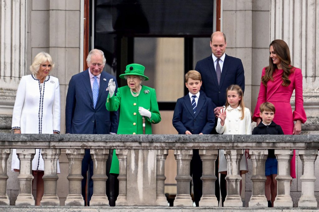 La reina Isabel II, en el cierre del Jubileo de Platino, en Londres. Foto: AFP.