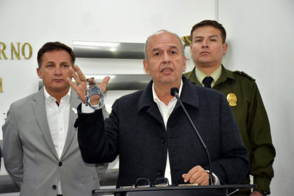 Arturo Murillo y Luis Fernando López (al fondo), señalados por corrupción. Foto: Gobierno