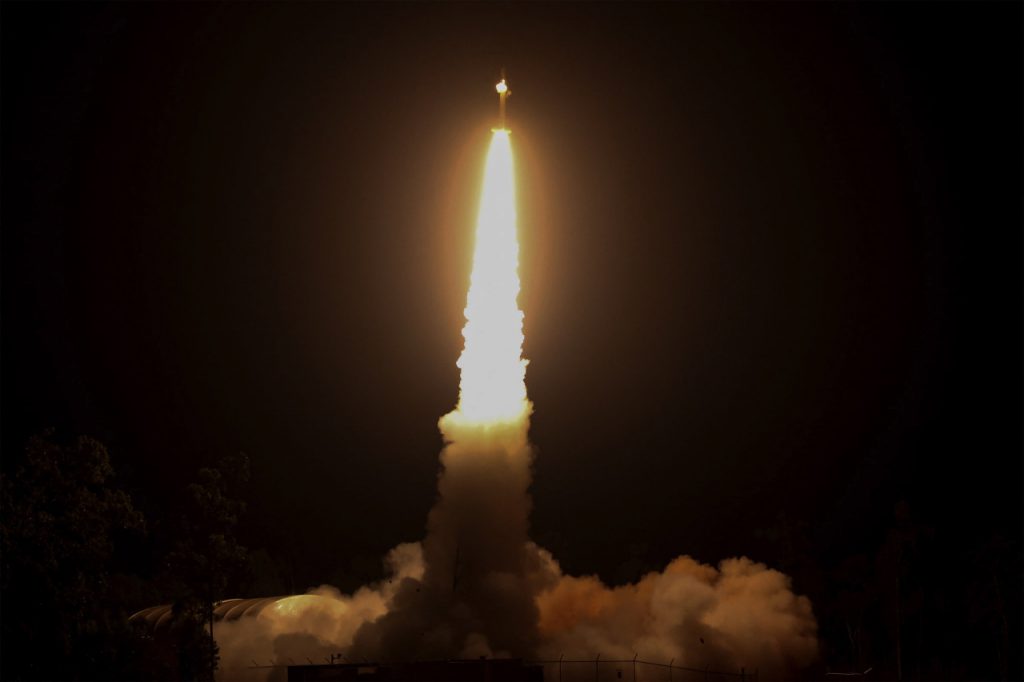 El cohete con tecnología similar a un telescopio 'mini Hubble', despega del Centro Espacial Arnhem. Foto: AFP.