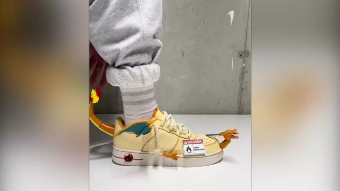 Estas son las zapatillas pokémon artesanales creadas por este diseñador. Foto: Captura YouTube.