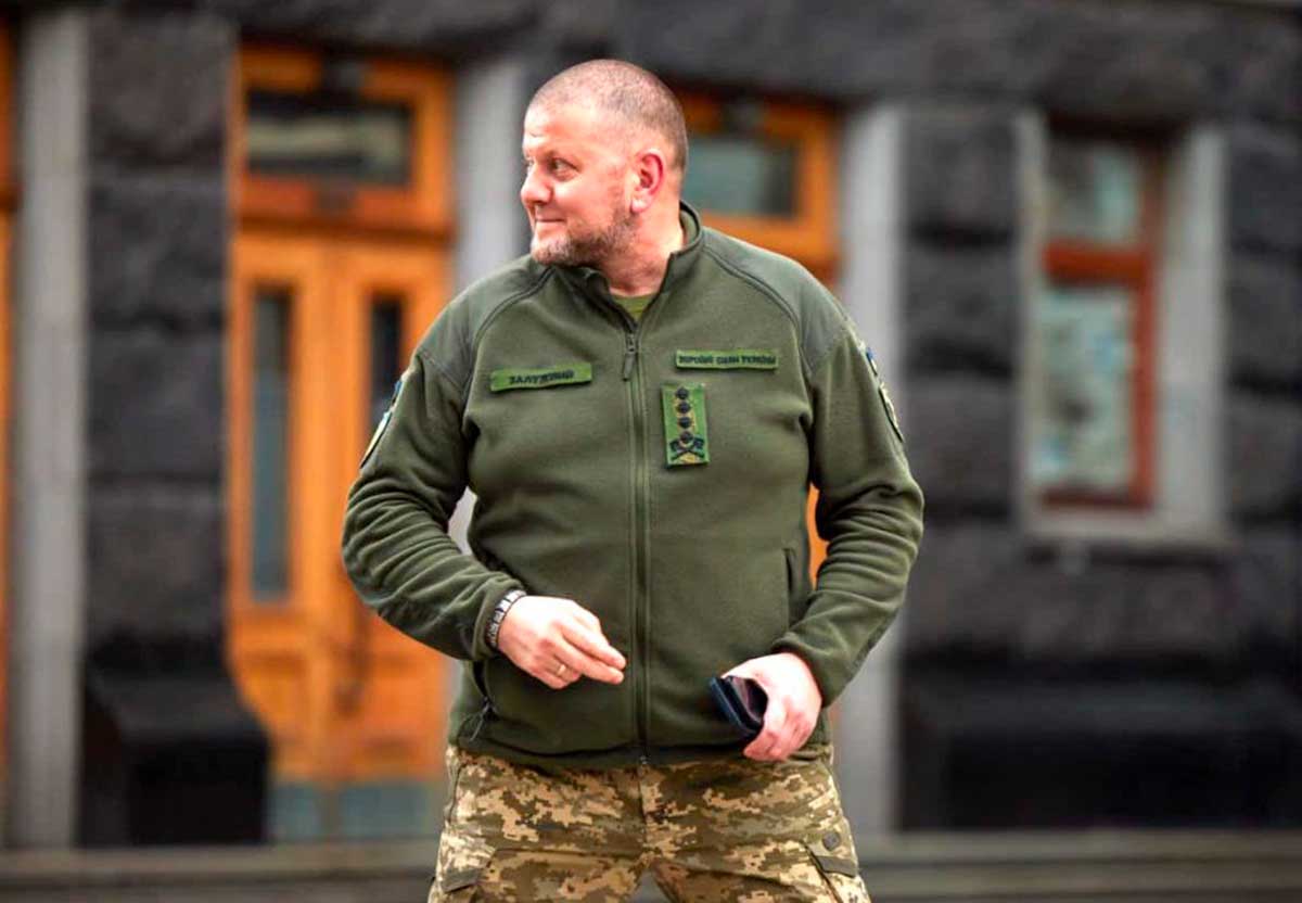 El 'general de hierro' Zaluzhny, un nuevo ícono ucraniano - La Razón