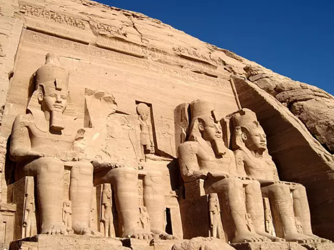 Abu Simbel, símbolo del Imperio Nuevo de Egipto. Foto: Wikipedia.