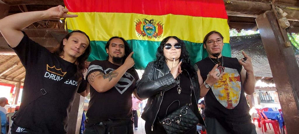 Los integrantes de la agrupación Anabanta, en su llegada a Santa Cruz de la Sierra, este miércoles. Foto: FM Rock Producciones.