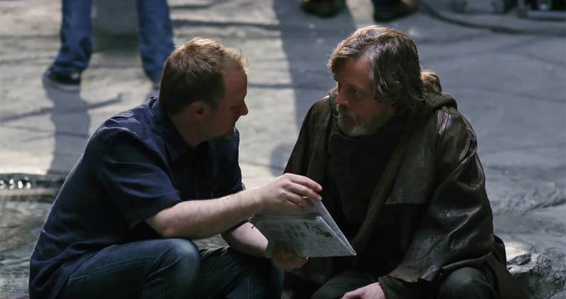 Mark Hamill y Rian Johnson en el rodaje de 'Star Wars: Los últimos Jedi'. Foto: Disney.