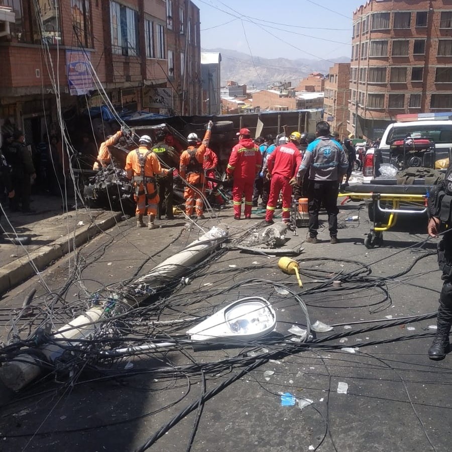 Una persona muerta y siete heridas en accidente en Tembladerani. Foto: RRSS