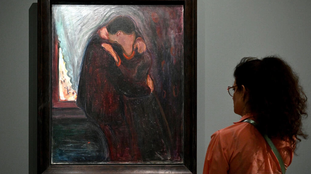 'El Beso', del pintor noruego Edvard Munch, es expuesto en el Museo de Orsay de París desde el 20 de septiembre. Foto: AFP.