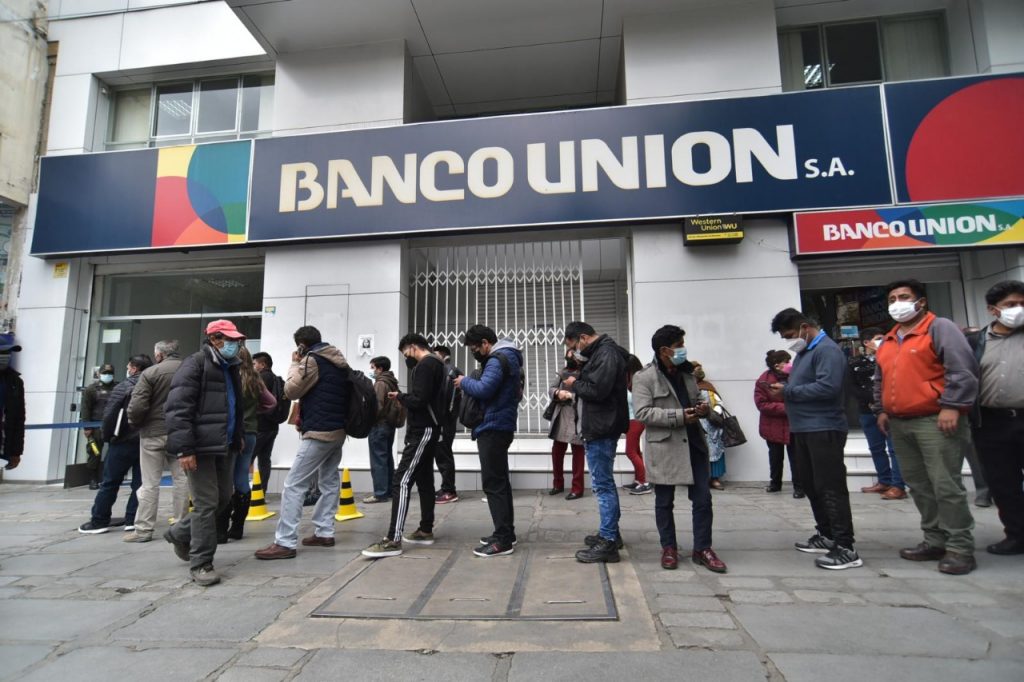 Frontis de una de las sucursales del banco Unión en La Paz. Foto: Archivo LR