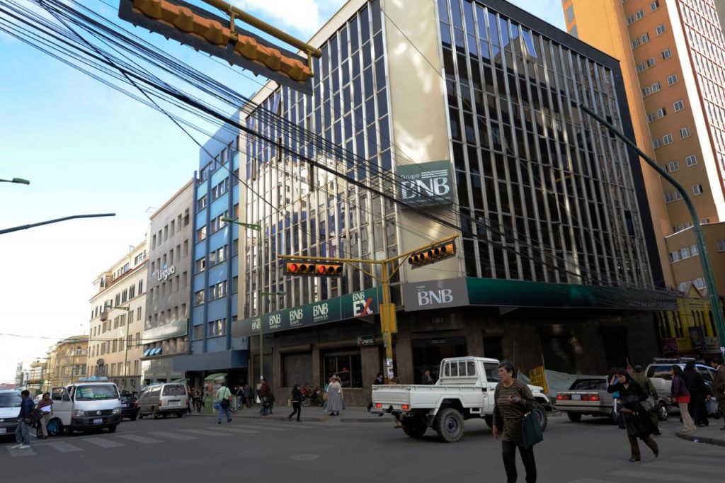 El frontis del banco BNB en La Paz. Foto: Archivo LR