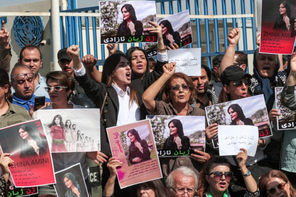 Mujeres en protesta por la muerte de Jhina. Foto: AFP