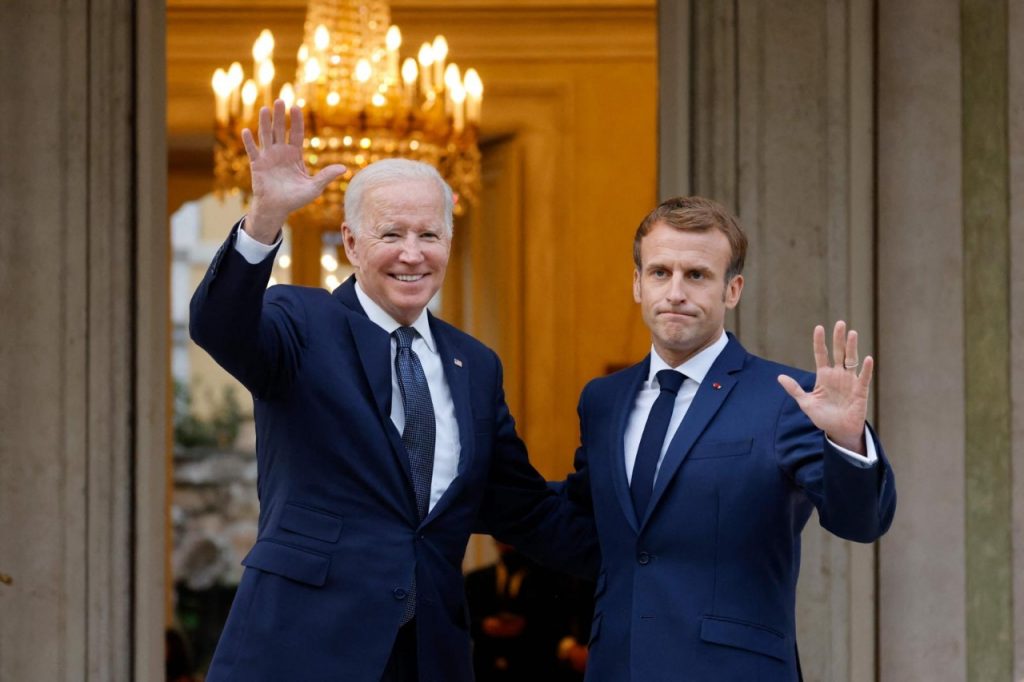 Biden y Macron exhiben una buena sintonía pese a discrepancias.
