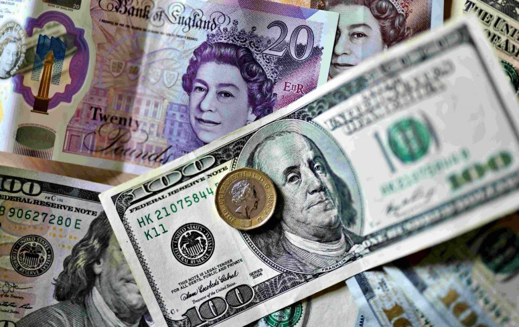La libra sube frente al dólar tras decisión del Banco de Inglaterra