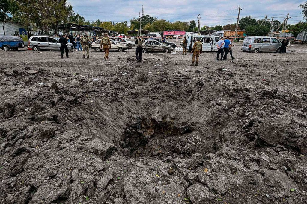 Bombardeo deja 25 muertos en Ucrania antes de que Rusia formalice anexión de cuatro regiones