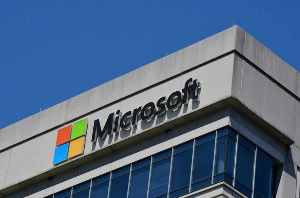 Microsoft prevé despedir a unos 10.000 empleados.