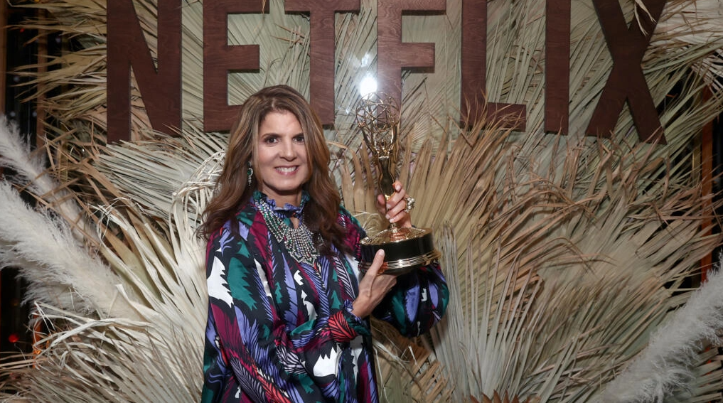 Nora Felder, coordinadora musical de la serie televisiva 'Stranger Things', asiste a una fiesta de los premios Emmy el 4 de septiembre de 2022 en Los Ángeles. Foto: AFP.