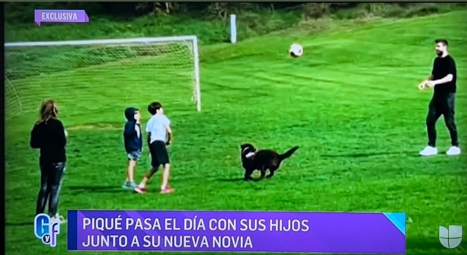 Imagen donde se ve a los hijos de Shakira y Gerard Piqué, jugando con la novia del futbolista y su mascota. Captura: El Gordo y la Flaca.