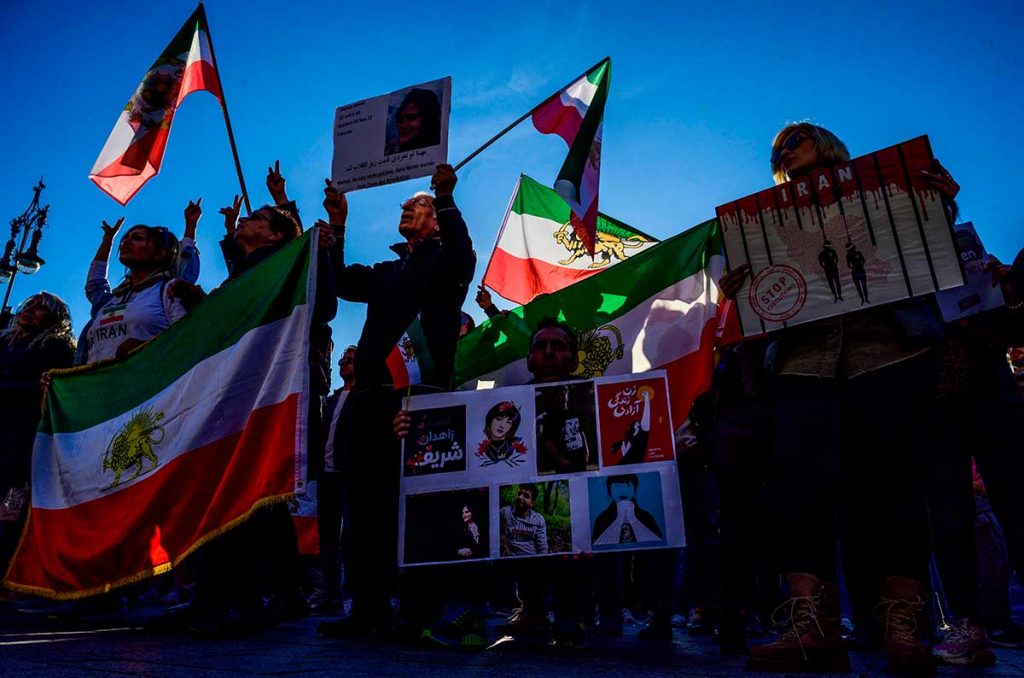Suman 108 muertos por las represiones a protestas en Irán