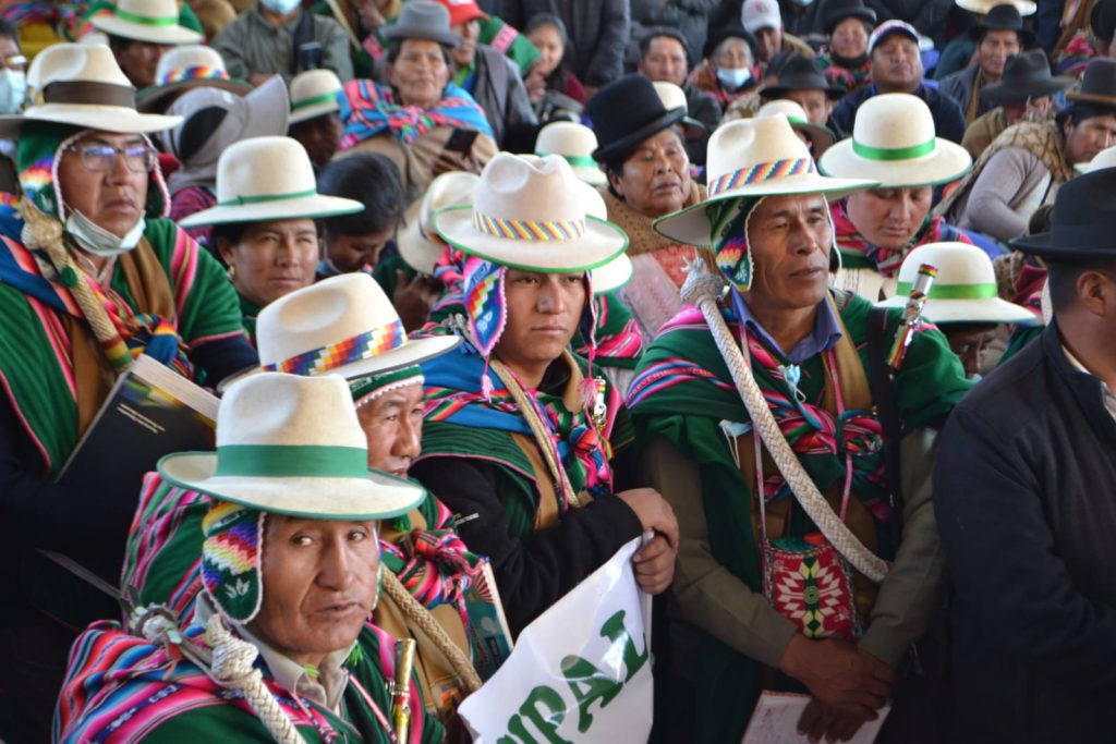 Acto de entrega, agricultores de La Paz que fueron afectados por diferentes fenómenos climáticos. Foto: MDRyT
