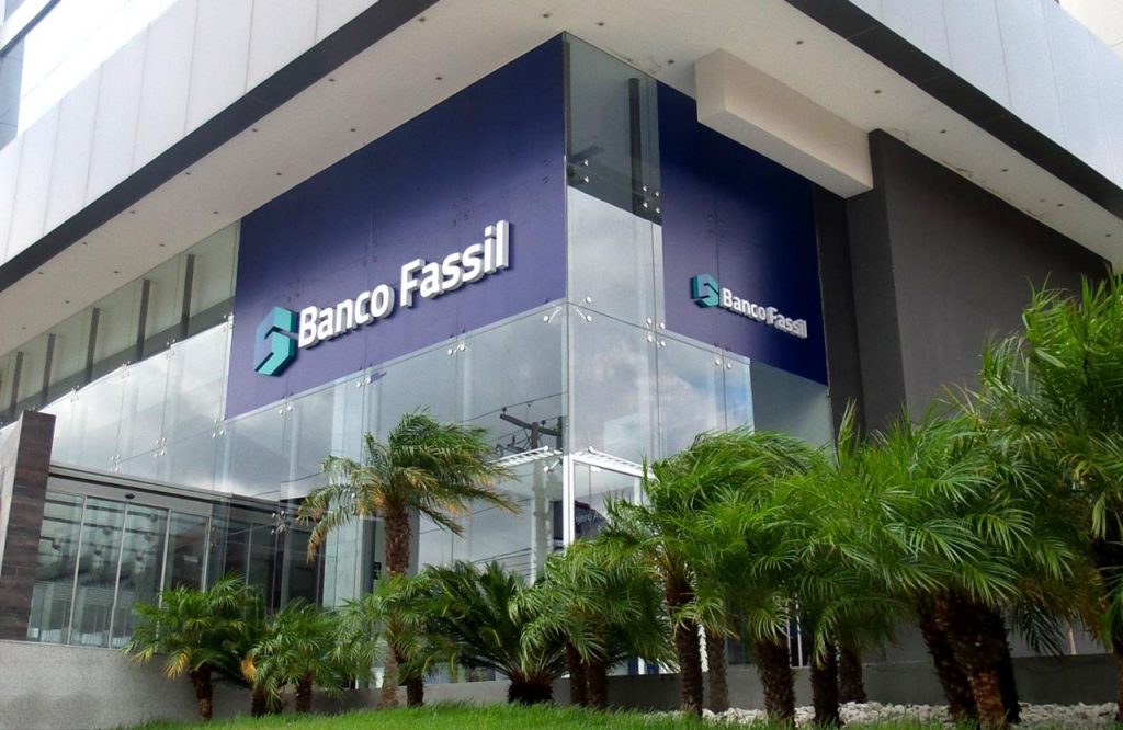 Frontis del Banco Fassil en Santa Cruz. Foto: Archivo