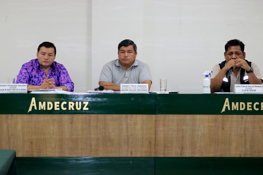 Jhonny Fernández en la reunión de Amdecruz del lunes. Foto: Amdecruz