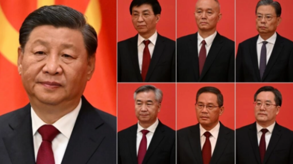 Xi Jinping (I) en una imagen compuesta con los integrantes de la cúpula, el Comité Permanente: Wang Huning, Cai Qi, Zhao Leji (arriba de izq a der), Li Xi, Li Qiang Ding Xuexiang (abajo de izq a der). Foto: AFP.