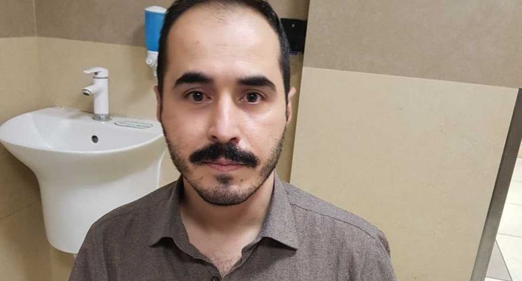 El activista iraní en huelga de hambre Hosein Ronaghi, hospitalizado el domingo, regresó a la cárcel este lunes. Foto: Twitter.