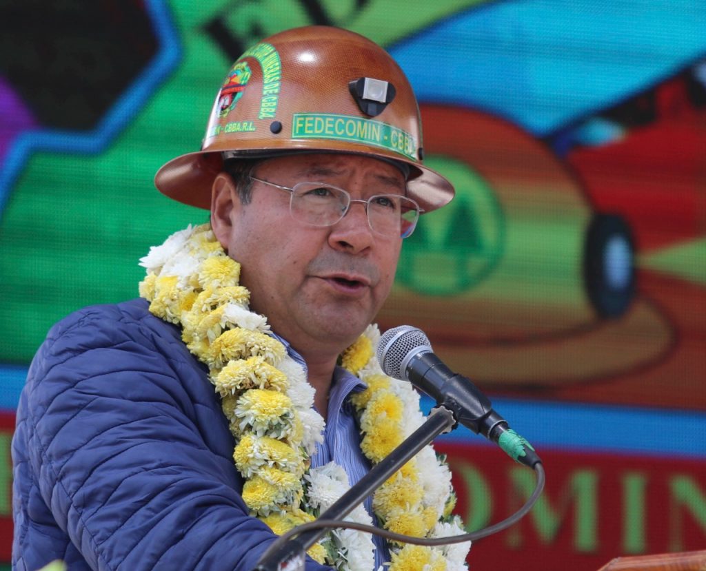 El presidente Arce durante el acto oficial con los mineros. Foto: APG.