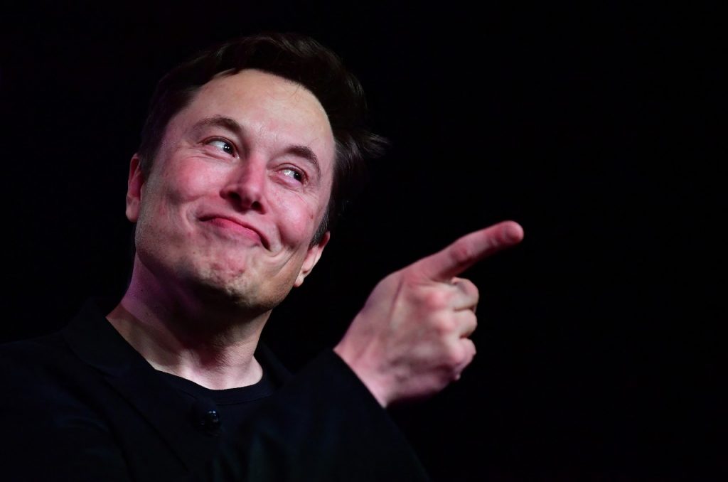 Musk restablecerá las cuentas suspendidas en Twitter.