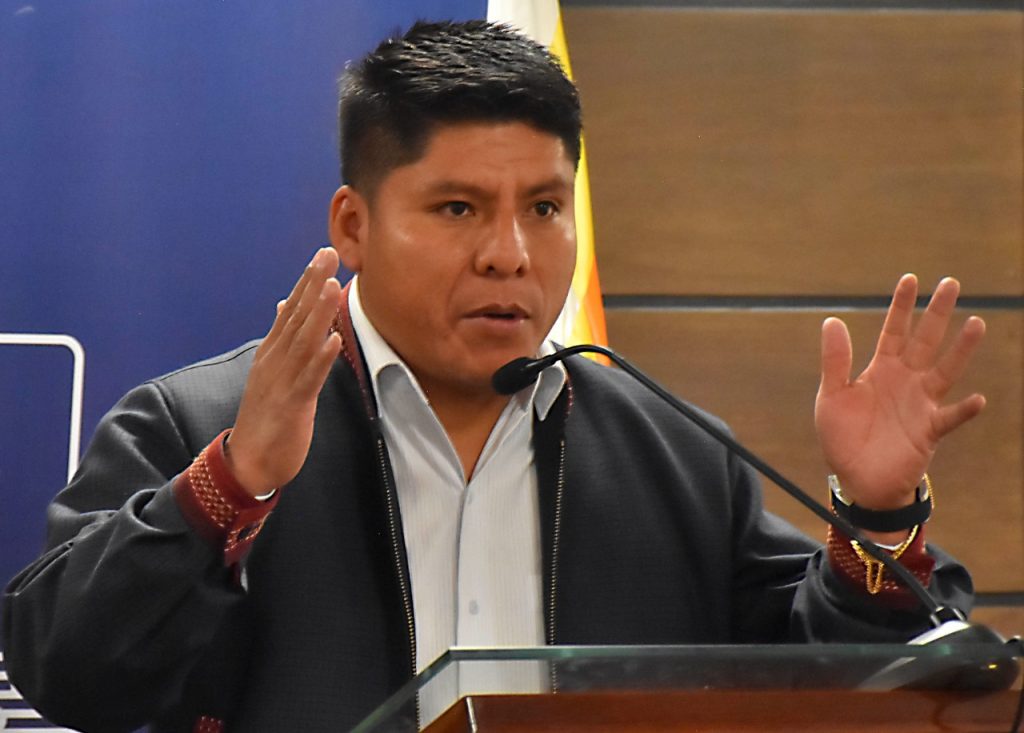 El senador Leonardo Loza, afín a Morales, criticó a su colegas del MAS: Foto: APG.