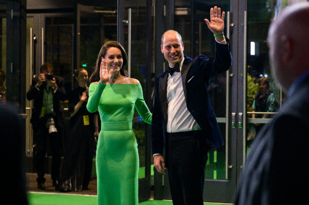 El príncipe Guillermo y su esposa Catalina en la entrega de los premios Earthshot. Foto: AFP