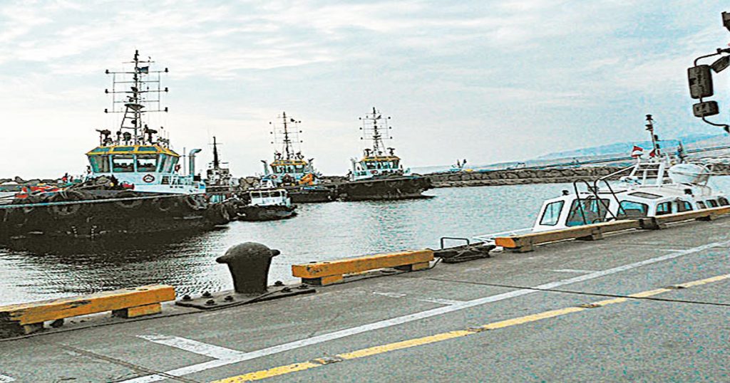 Carga boliviana en el puerto de Matarani.