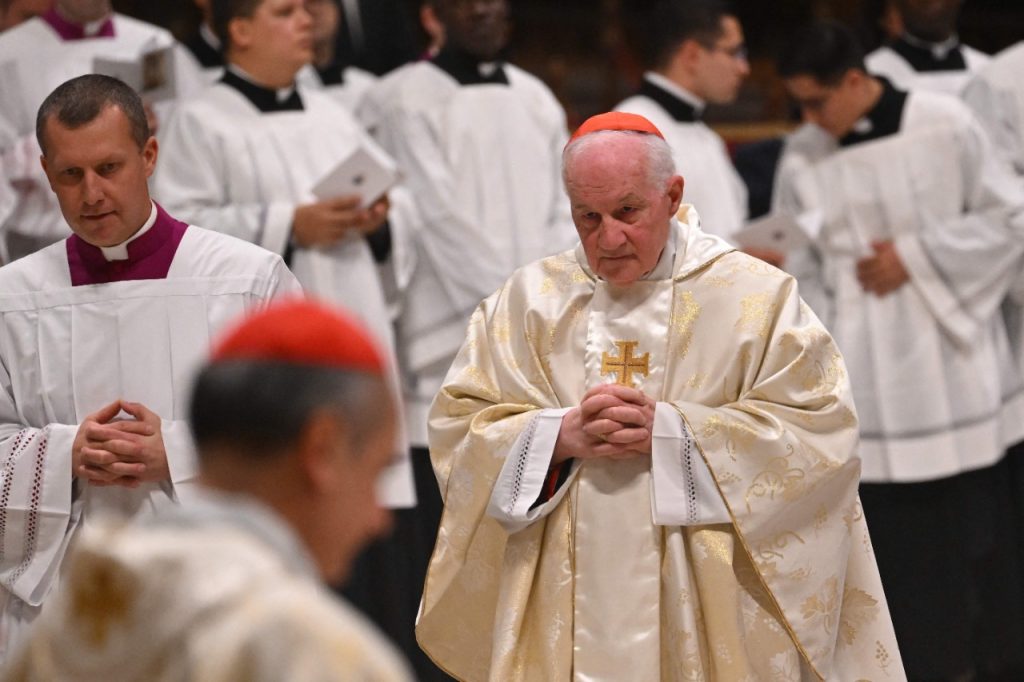 Cardenal Ouellet denuncia presunta difamación por agresión sexual.