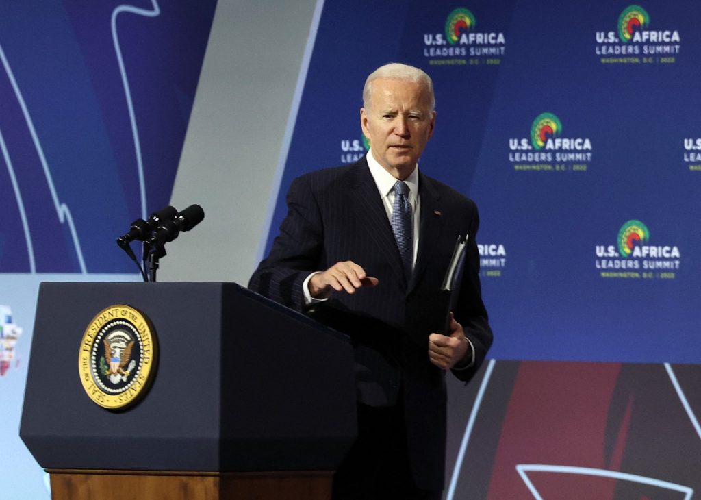 Biden aprueba la declaración de catástrofe en Florida por el huracán.