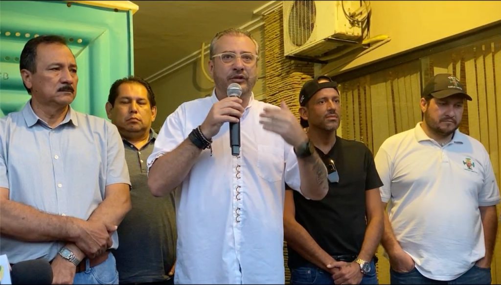 Calvo, junto a otros líderes, durante una rueda de prensa. Foto: CPSC.