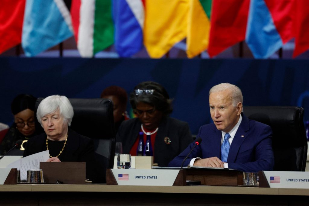 Biden pide incorporar a Africa al G20 y planea visitar el continente.