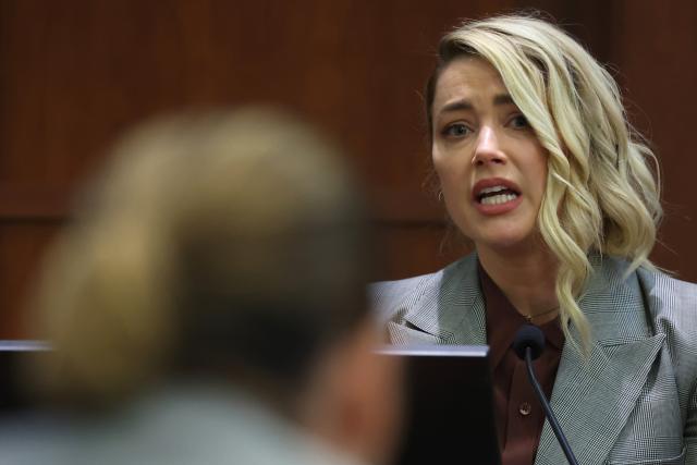 La actriz Amber Heard en el tribunal en Fairfax en Virginia, el 1 de junio de 2022. Foto: AFP.