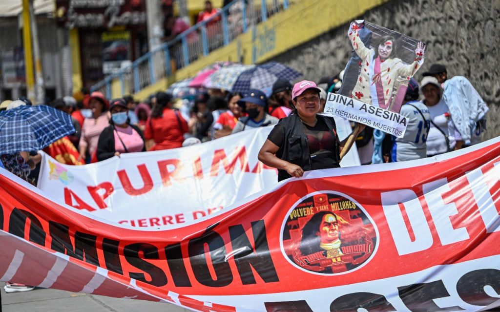 El 62 por ciento apoya elecciones anticipadas en Perú.