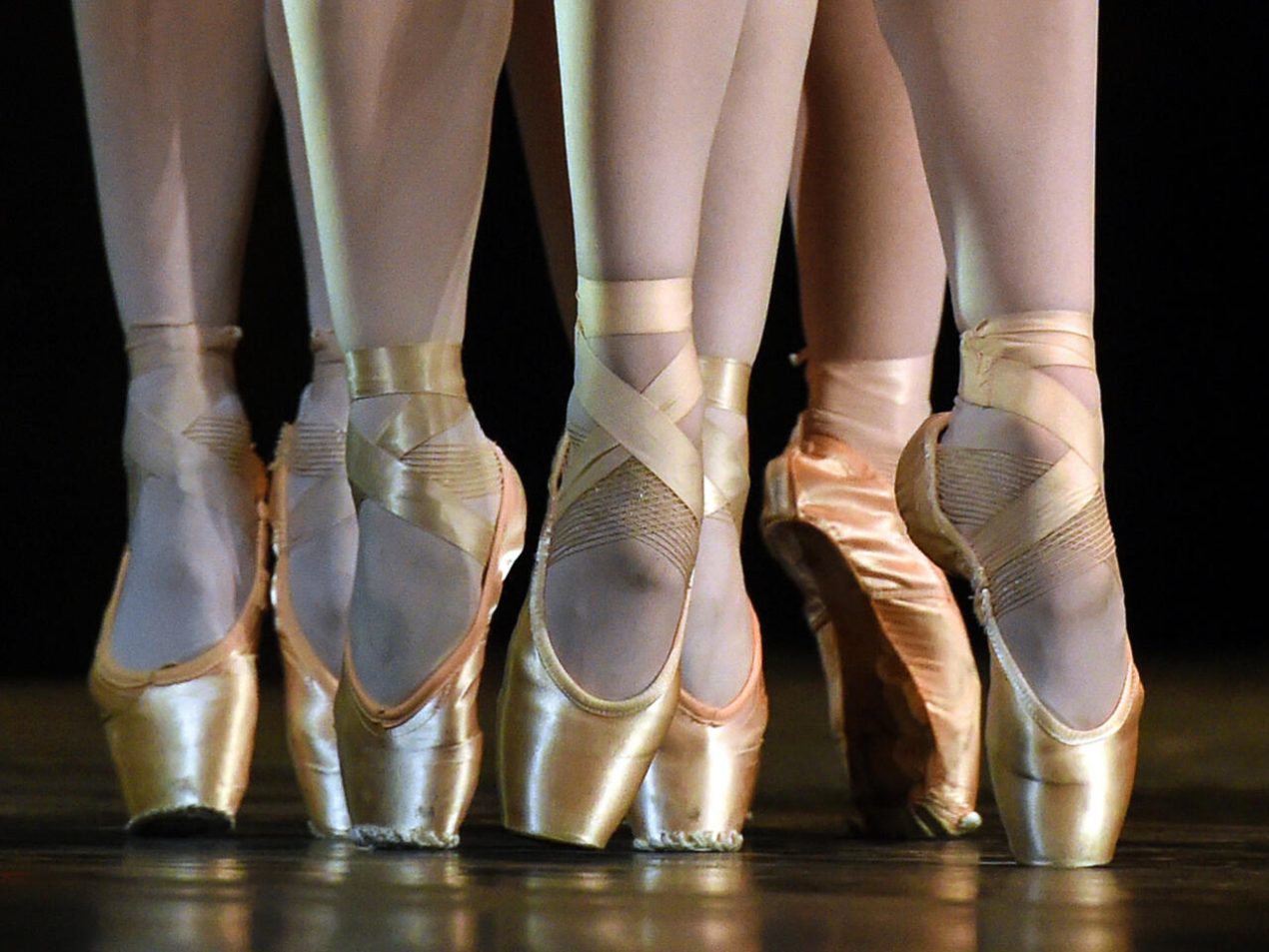 Detrás la magia de las zapatillas de ballet, ritual muy puntilloso