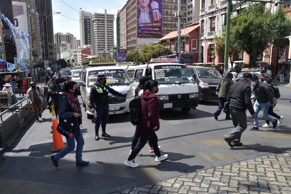 Hace dos semanas se inició con el reordenamiento vehicular en La Paz. Foto: Archivo LR