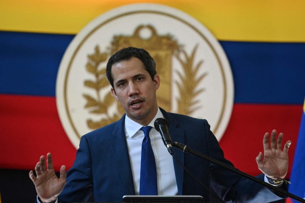Oposición venezolana pide el cese de Juan Guaidó.