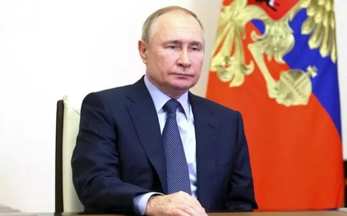 Putin se reúne con representantes de la industria militar rusa.