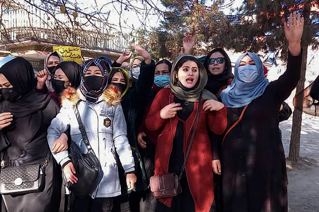 Prohibir a las mujeres asistir a universidades va en contra de la sharia.