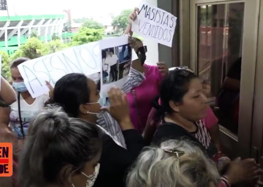 Las protestas en la Asamblea Legislativa Departamental de Santa Cruz. Foto: BTV