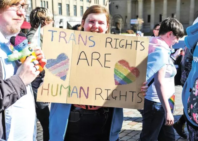 Londres bloquea la 'ley trans' de Escocia.