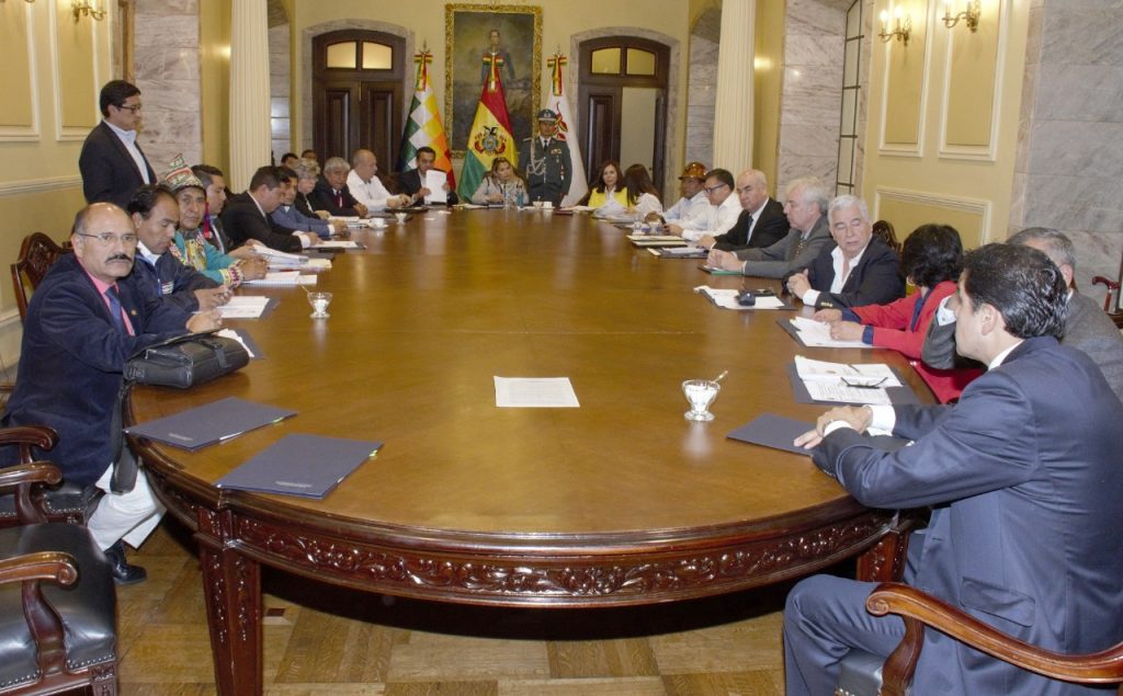 Los miembros del gabinete de ministros de Áñez. Foto: ABI.