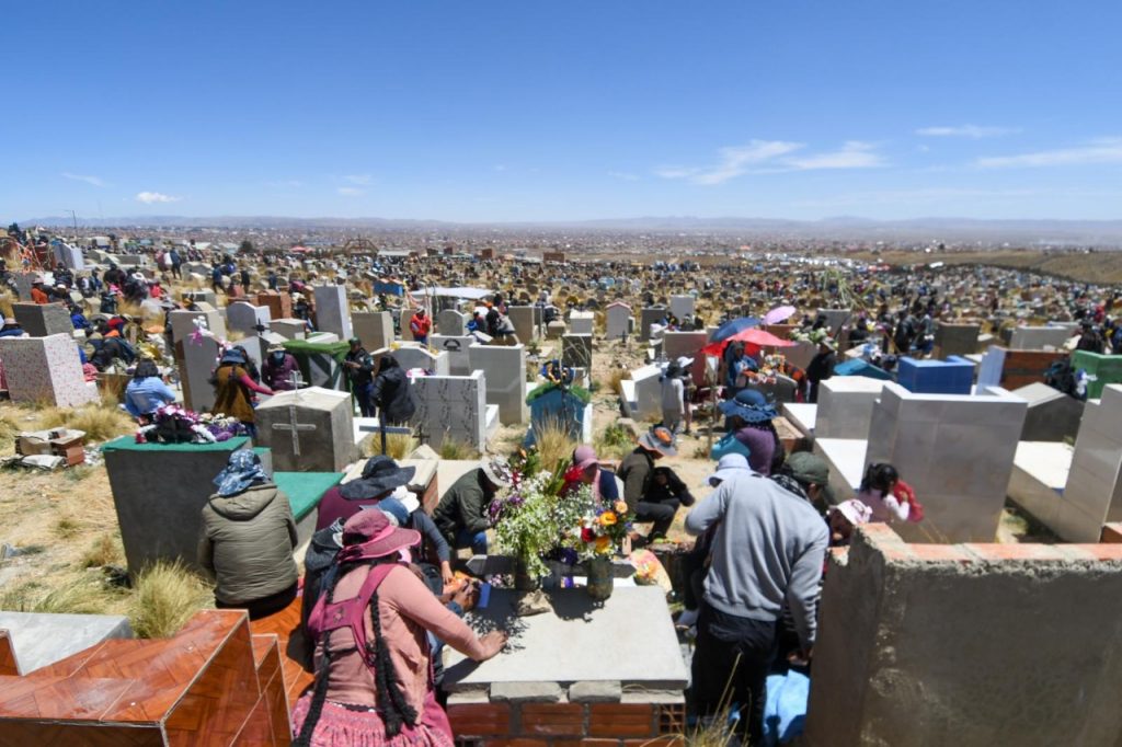 Villa Ingenio, uno de los cementerios de El Alto. Foto: Archivo LR