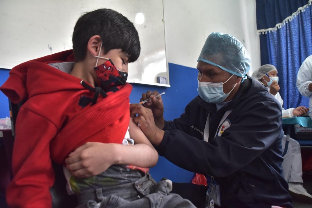 Sedes pide vacunar a los menores de edad para el inicio de clases. Foto: Archivo LR